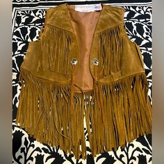 Are You Kidding Me With This Amazing Fringe Vest?! Perfect For Any Occasion - Vintage Vest In Great Condition Size 12 Cowgirl Vest, Cowboy Vest, Coats Vintage, Fringe Vest, Vintage Vest, Vintage 70s, Cowboy, Size 12, Jackets & Coats