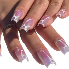 Gelx Short Nail Designs, Short Nail Chrome Designs, Chrome Nail Ideas Art Designs, Chrome Line Nail Art, Chrome Line Nails, Graphic Nail Designs, Pink Abstract Nails, Cool Girl Nails, Graphic Nails