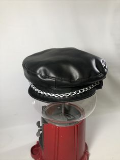 Faux Leather Hat 80s Style Cabbie. Condition is "Pre-owned". Great condition. Shipped with care. 80s Hats, Shifting Motivation, Lisa Frankenstein, 80s Accessories, 90s Hats, Mens 80s, 80s Clothing, 70’s Style