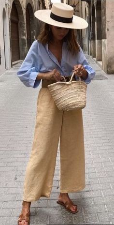 Mode Over 50, Tan Linen Pants, Outfit For Petite Women, Outfits For Petite, Wide Legged Pants, Mode Boho, Mode Casual, Looks Chic, Petite Women