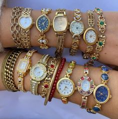 Dope Jewelry Accessories, Gold Girl, Dope Jewelry, Jewelry Fashion Trends, Classy Jewelry, Jewelry Essentials, Funky Jewelry, Jewelry Lookbook, Stacked Jewelry