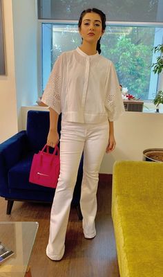 White Chicken Shirts For Women Pakistani, Simple White Dress Casual Pakistani, Mahira Khan In White Kurta, Sara Ali Khan In Kurti, Sarah Khan In White Dress, Smart Casual Women, Celebrity Fashion Looks, Simple Kurta Designs, Desi Fashion Casual