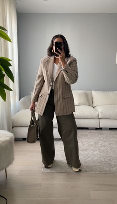 tylauren on LTK Corporate Girly, Classy Fall Outfits, Office Outfits Women, Corporate Outfits, Girly Style, Stylish Work Outfits, Casual Chic Outfit, Casual Work Outfits