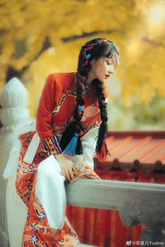 Traditional Tibetan Hairstyles, Tibetan Fashion, Tibetan Dress, Costume National, Dress Design Sketches, Medieval Dress