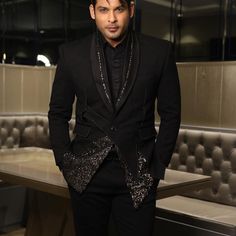 Sidharth Shukla, Stylish Mens Suits, Wedding Outfit Men, Indian Men Fashion, Dress Suits For Men, Classy Men, Men Stylish Dress, Bigg Boss, Tuxedo For Men