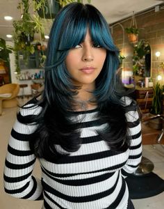 Soft Waves For Medium Hair, Medium Hair Straight, Layered Haircut Ideas, Chin Length Cuts, Long Length Hair, Latest Haircuts, Haircut Inspiration, Layered Haircut, Short Styles