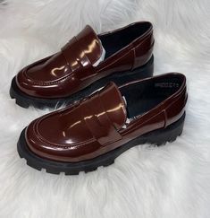 Brown Penny Loafers Trendy Low-top Fall Loafers, Trendy Low-top Loafers For Fall, Trendy Brown Slip-on Platform Loafers, Trendy Brown Slip-on Loafers, Brown Penny Loafers, Mens Loafers, Sneakers Athletic, Brown Shoes, Penny Loafer