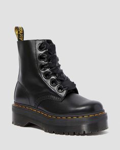 Platform Dr Martens, Closet Revamp, Dr Martens Platform, Martens Style, Leather Platform Boots, Doc Martens Outfit, Platform Combat Boots, Platform Boots Women, Black Platform Boots