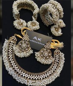 @_akcollection Desi Jewelry, Bridal Jewelry Sets Brides, Wedding Jewelry Sets Bridal Jewellery, Kundan Jewellery Bridal, Indian Wedding Jewelry Sets, Traditional Necklace, Bridal Jewelery, Indian Bridal Jewelry Sets, Jewellery Bridal