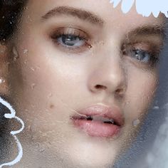 The 6 simple winter skincare tips everyone needs to follow for glowing, hydrated skin throughout the colder months Face Massager Tool, Calendula Cream, Lisa Eldridge, Demi Moore, Jet Lag, Winter Beauty