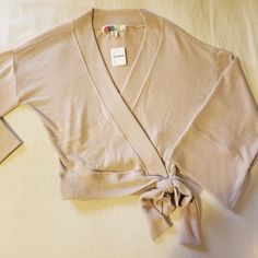 Free People Beach Wrap Sweater Salmon Pink/ Nude Color Fuzzy Soft Stretchy Material Wrap Front Falls At Waist Wide Sleeve Nwt Cute With White Shorts Or Dk Jeans In The Cooler Months Free People Spring, Free People Adella, Free People Thermal, Black Corset Top, Free People Beach, Yellow Crop Top, Beach Wrap, Free People Tunic, Dolman Top