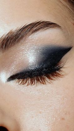 Black Wing Eyeshadow, Black And Silver Makeup Looks Hooded Eyes, Black And Gray Eyeshadow, Black Smokey Eye Hooded Eyes, High Contrast Makeup Looks, Black Makeup Eye, Smokey Eye Makeup For Hooded Eyes, Smokey Eye Hooded, Dramatic Eye Makeup For Hooded Eyes