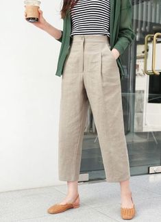 Khaki Pants Outfit, Casual Work Outfits, Trendy Clothes For Women, Outfits Casual, Work Attire, Outfit Casual, Work Casual, Pants Outfit