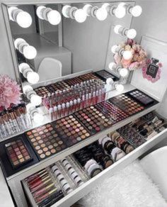 Koleksi Makeup, Rangement Makeup, Penyimpanan Makeup, Makeup Beauty Room, Makeup Vanities, Makeup Room Decor, Ikea Malm, Glam Room, Salon Interior Design