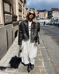 Elsa Hosk Street Style, Elsa Hosk Outfits, Black Coated Jeans, Fashion Trend Forecast, New Street Style, Leather Jacket Outfits, Mode Inspo, Edgy Outfits