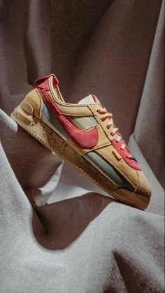 Shoes Fashion Photography, Quoi Porter, Shoes Ads, Shoes Outfit Fashion, Shoes Photography, Hype Shoes, 자수 디자인, Nike Cortez