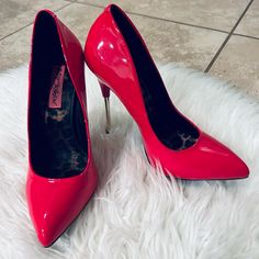 Beautiful Flirty Betsy Johnson Neon Pink Patent Leather Pumps Silver Stiletto Heel Never Worn. Size 6.5 M Betsey Johnson Shoes, Silver Pumps, Pink Pumps, Betsy Johnson, Patent Leather Pumps, Betsey Johnson, Neon Pink, Patent Leather, Shoes Women Heels