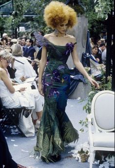 Dior Fall 1997, Haute Couture Runway, Dior Collection, 90s Runway Fashion, Runway Fashion Couture, Vintage Runway, Christian Dior Haute Couture, Runway Dresses