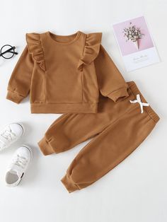 Baby Products Packaging, Fall Baby Clothes, Physical Activities For Kids, Baby Box, Clothing Photography, Fall Baby, Cute Fall Outfits, Baby Winter