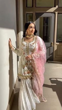 Indian Suits Sharara, Eid Aesthetic Outfits, Punjabi Wedding Guest Outfit, Aesthetic Eid Outfits, Punjabi Wedding Lengha, Pakistani Traditional Dresses, Punjabi Lengha, Pakistani Eid Outfits, Eid Outfits Pakistani