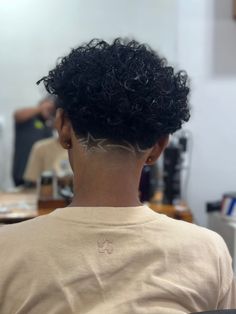 americano com freestyle Jj Hair, Undercut Hair Designs, Fade Haircut Designs, Taper Fade Short Hair, Haircut Design, Teeny Weeny Afro, Undercut Designs, Taper Design, Quick Braided Hairstyles