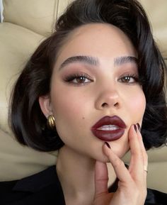 Mob Wife Makeup, Amanda Khamkaew, Feminine Makeup, Sultry Makeup, Maquillage On Fleek, Mekap Mata, Red Lipstick Makeup, Date Night Makeup, Red Lip Makeup