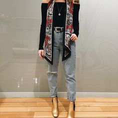 Personal shoppers add some retro styling to their look with skinny scarves and metallic leather ankle boots. #Topshop Ankle Boots Heels, Outfit Inspiration Women, Boots Outfits, Mules Sandals, Fashion Pics, Autumn Wardrobe, Estilo Chic, Feb 2, Favorite Season