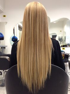 Long Graduated Haircut, Hair Couler Ideas, Long Hair V Cut, Layered Haircuts Straight Hair, Layered Haircuts Straight, Haircuts For Long Hair Straight, Graduated Haircut