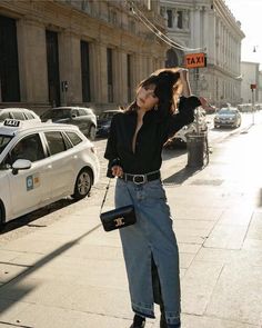 What To Wear With Jean Skirt [2024]: 70+ Trendy Denim Skirt Outfit Ideas To Style The Trend Denim Skirt Outfit Summer, Demin Skirt Outfit, Skirt Outfit Inspiration, Summer Denim Skirt