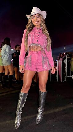 Cowgirl Style Outfits Concert, Rbd Outfits Cowgirl, Cowgirl Valentines Outfit, Rbd Concert, Rbd Inspired Outfit, Rbd Outfits Ideas Concert Men, Country Barbie Outfits, Outfits Rbd, Phoenix Open Outfit