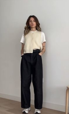 Fall Fashion 2024 Business Casual, Work Outfits Women Tomboy, Nonprofit Work Outfit, Casual Manager Outfit Women, British Outfits Women Summer, 90s Inspired Work Outfit, Women’s Business Casual Interview Outfit, Tomboy Femme Work Outfits, Casual Conference Outfit