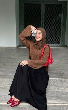 Fashion Hijab Casual, One Set Outfit, Hijabi Ootd, Style Hijab, Outfit Hijab, Fashion Capsule Wardrobe, Fashion Hijab