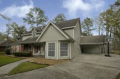 this is a photo of a house in the suburbs