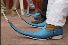 (3) Facebook Wierd Shoes, Rodeo Dance, Weird Shoes, Best Boots For Men, Shoes Pictures, Northern Mexico, Pointy Boots, Funny Shoes, Dance Clubs