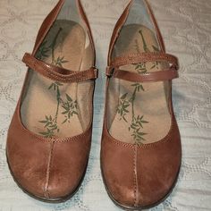 Brown Mary Jane W Velcro Strap Coquette Shoes Brown, Valentina Core, Brown Mary Janes, Easy Spirit Shoes, Spirit Shoes, Funky Shoes, Food Clothes, Old Shoes, Easy Spirit