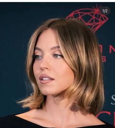 Carre Haircut, Find Your People, Dirty Blonde Hair, Honey Blonde Hair, Sydney Sweeney, Dark Blonde Hair, Blonde Hair Looks, Brown Blonde Hair, Hair Color And Cut