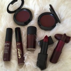 Winter Make Up, Koleksi Makeup, Halloweenský Makeup, Eyeliner Tips, Alat Makeup, Makijaż Smokey Eye, Lipstick Set, Jeffree Star, Red Aesthetic