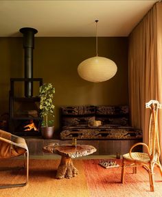 Style Deco, Vogue Australia, Dream Apartment, Hobart, A Living Room, Eclectic Home, Eclectic Style, Mid Century House, Byron Bay