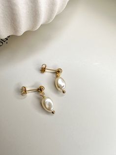 Velani Jewelry Single Baroque Pearl Studs Pearl Strands, Made In Brazil, Pearl Stud Earrings, Pearl Studs, Baroque Pearls, Pearl Ring, Pearl Jewelry, Post Earrings, Gold Filled