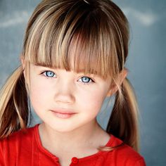 .¸.·:*´ƸӜƷ Photo Bb, Kids Around The World, Cool Eyes, Beautiful Photo, Blue Eyes, Girl Hairstyles