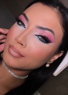 Gender Reveal Makeup Looks, Gender Reveal Makeup Ideas, Gender Reveal Makeup, Concert Makeup Looks, Makeup Studio Decor, Simple Gender Reveal, Make Carnaval, Concert Makeup, Makeup 2018