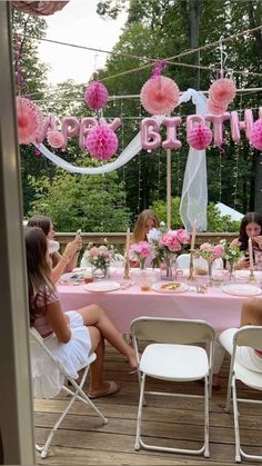 Pink Garden Birthday Party, Pink Birthday Brunch, Birthday Table Ideas, Bday Brunch, 17. Geburtstag, Pink Decorations