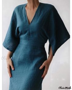 OliviaMark - Robe cintrée sophistiquée bleu encre avec une touche d'élégance Blue Linen Dress, Solid Skirt, Vintage Midi Dresses, Princess Sleeves, Cashmere Outfits, Marine Uniform, Linen Casual, Ink Blue, Vestidos Vintage