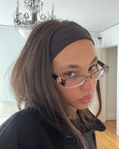 Alle Beiträge • Instagram Office Girl, Womens Glasses, Looks Style, Hair Inspo, Pretty People, Cool Girl