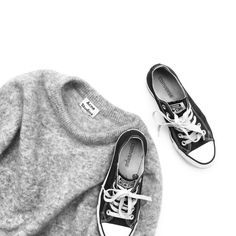 Flatlay Clothing, Shoes Converse, Spider Gwen, Shadowhunters, Instagram Inspiration, Vans Authentic Sneaker, Vans Classic Slip On Sneaker, Cropped Leggings, Vans Sneaker