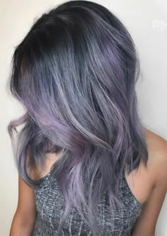 Smokey Hair, Purple Brown Hair, Bob Balayage, Butter Blonde, Women Hair Color Ideas, Winter Hair Color Trends, Honey Blond, Winter Hair Colors, Purple Tips