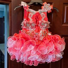 Jennifer Wu Kids Pageant Dress 18-24 Months. Coral And White With Flower Detail Batching Bow Pagent Dresses, Kids Pageant Dresses, Kids Pageant, Pageant Dress, Flower Detail, Toddler Dress, Kids' Dresses, Pink Red, Colorful Dresses