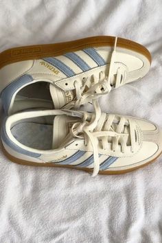 #adidas #spezial #shoes #sneakerhead photo credit: seyufilm on tiktok! Trendy Shoes Sneakers, Preppy Shoes, Cute Nike Shoes, Cute Nikes