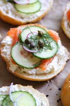 cucumber and smoked salmon on bagel bread