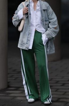 Adidas Track Pants Outfit, Adidas Pants Outfit, Sport Casual Outfit, Style Casual Chic, Looks Street Style